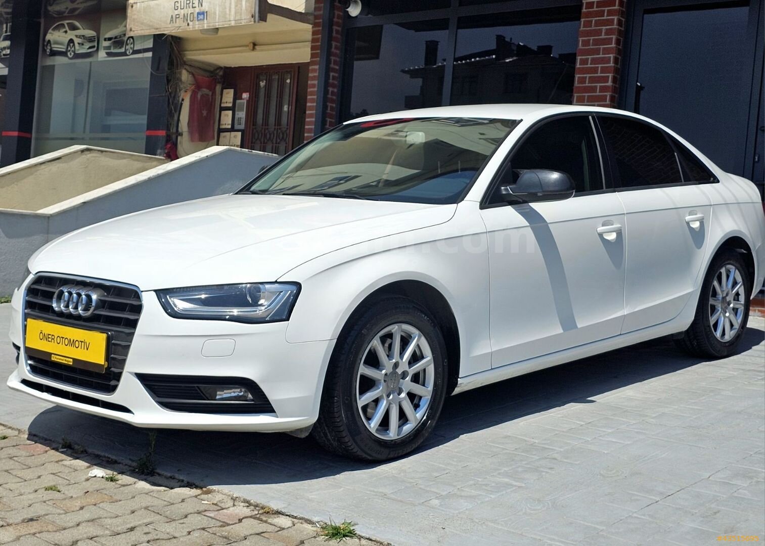 Galeriden Audi A4 Sedan 2.0 TDI 2015 Model Kocaeli 155.000 km Beyaz 5