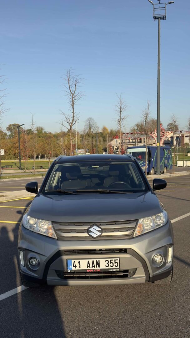 Sahibinden Temiz Çift Renk Suzuki Vitara 2