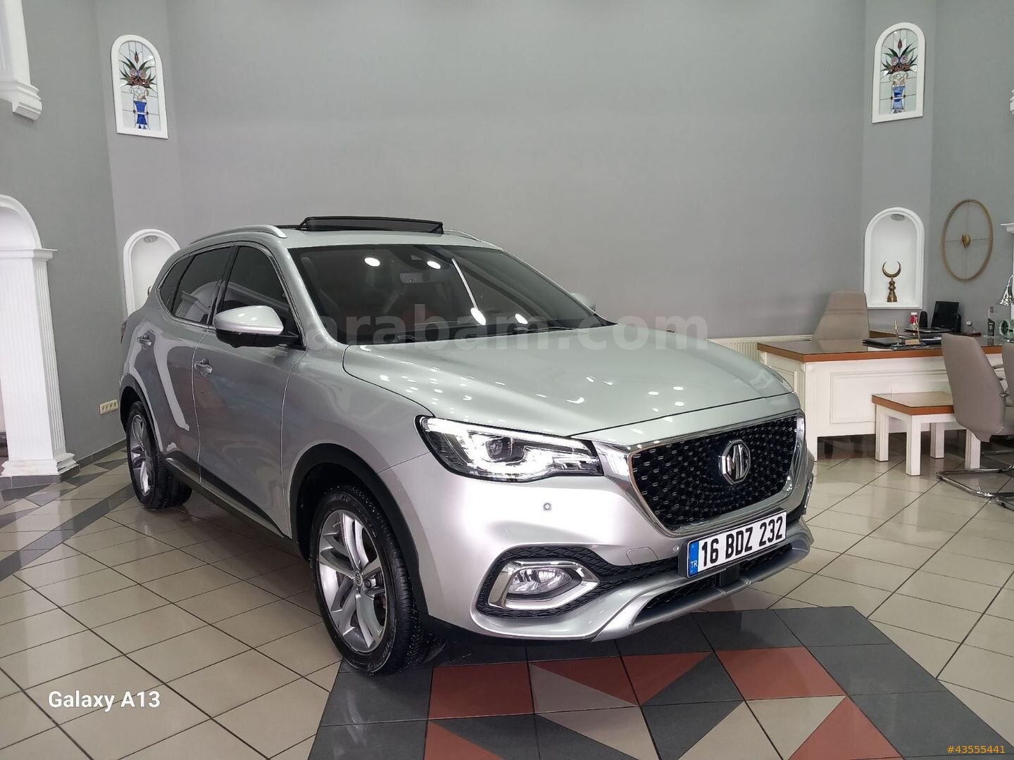 2023 MODEL BOYASIZ TRAMERSİZ 24.640 KM İÇİ KIRMIZI 2