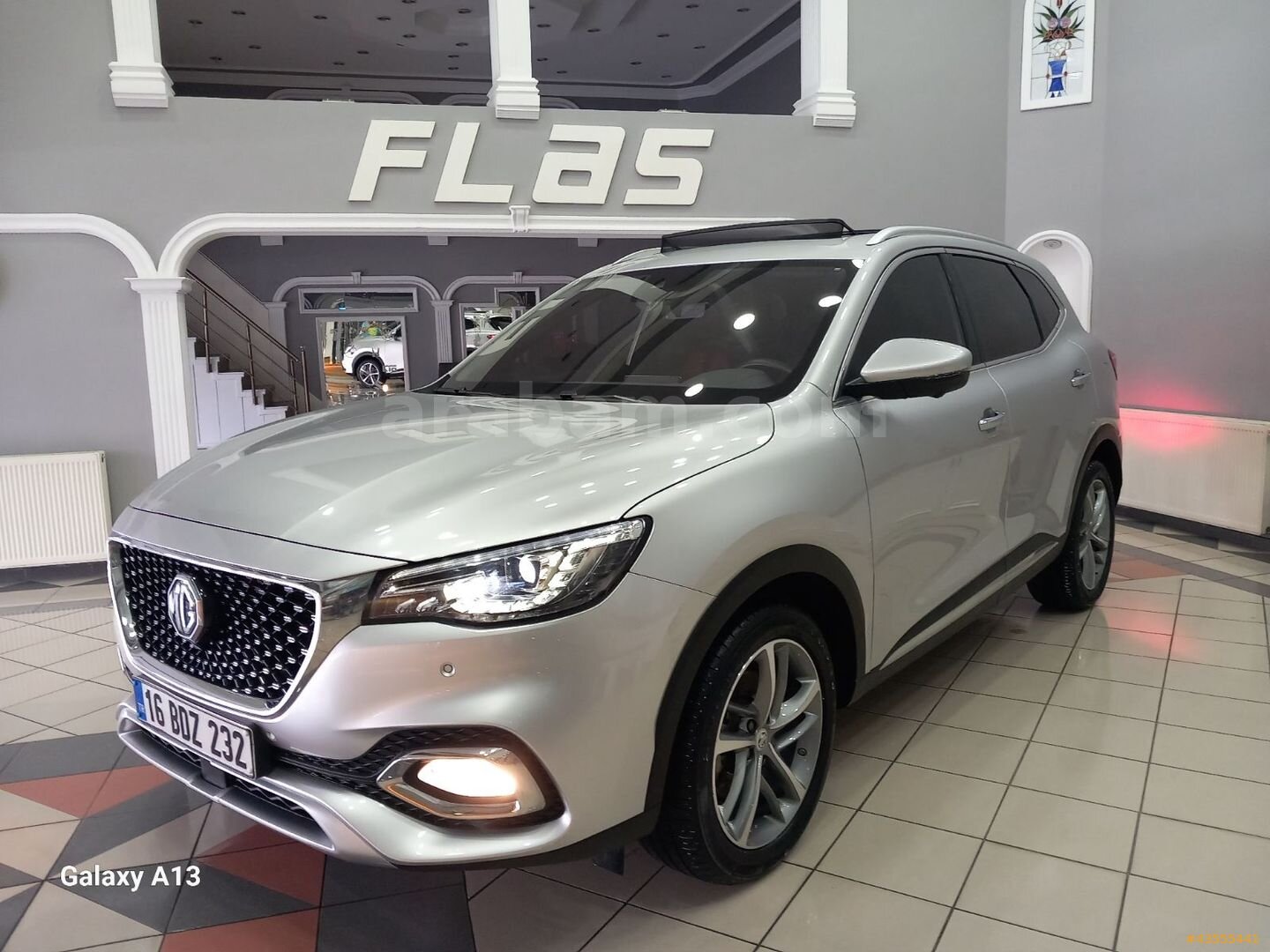 2023 MODEL BOYASIZ TRAMERSİZ 24.640 KM İÇİ KIRMIZI 7