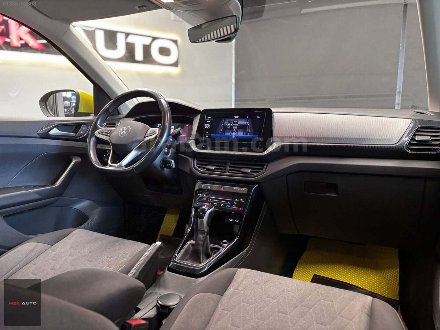 Galeriden Volkswagen T-Cross 1.0 TSI Life 2024 Model İstanbul 58.500 km Sarı 6