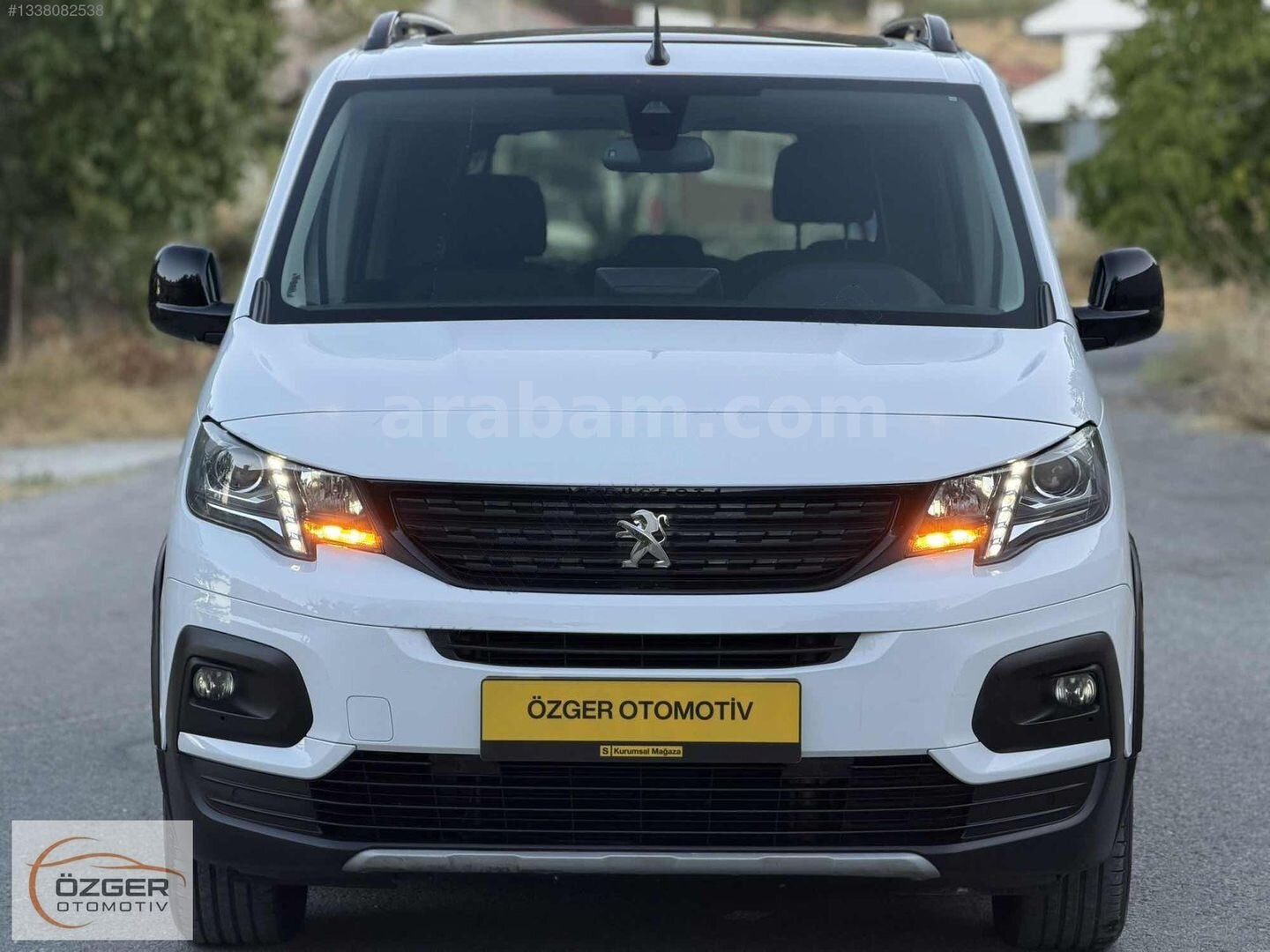 Galeriden Peugeot Rifter 1.5 BlueHDI GT 2023 Model Kütahya 87.000 km Beyaz 1