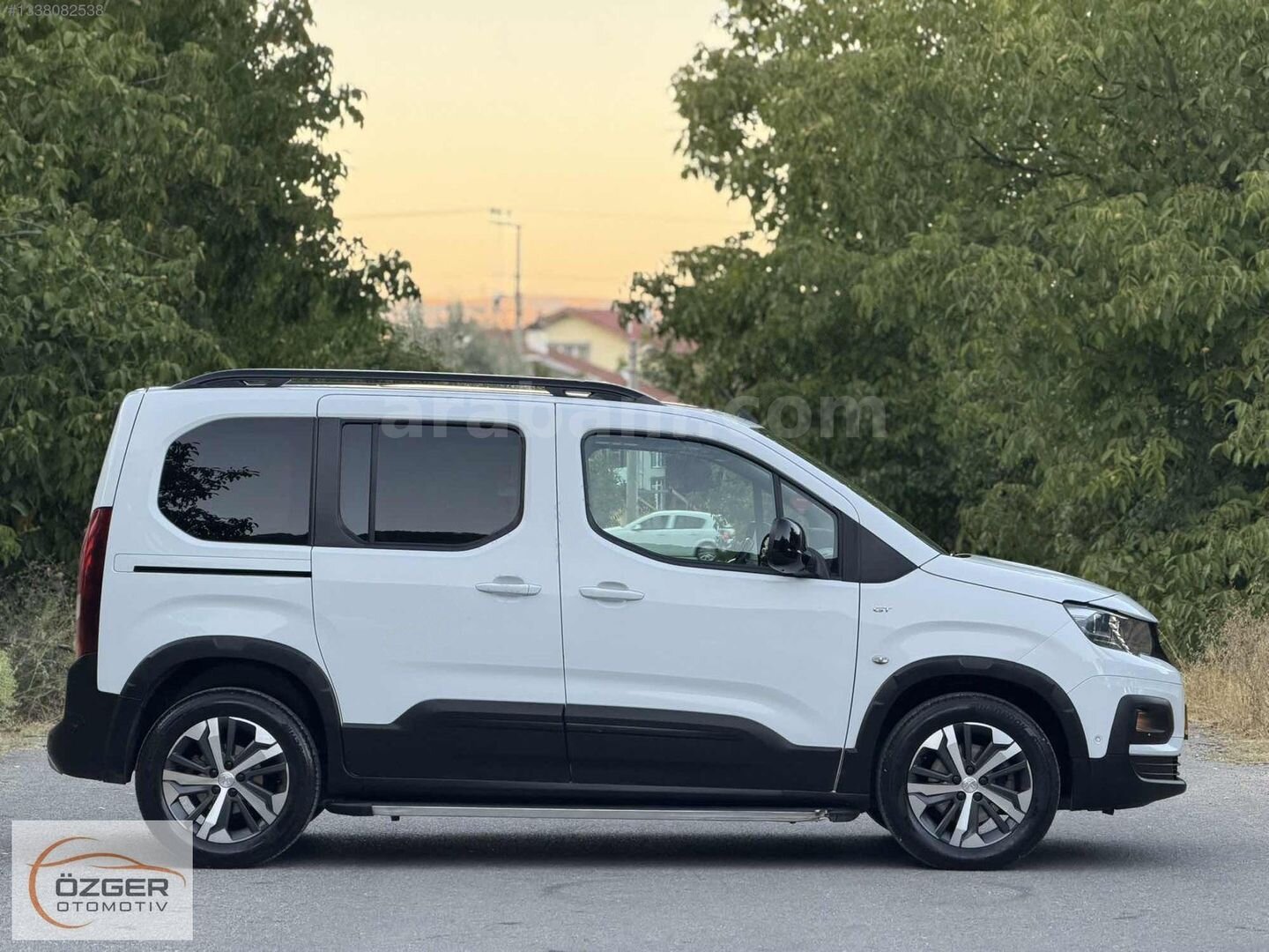 Galeriden Peugeot Rifter 1.5 BlueHDI GT 2023 Model Kütahya 87.000 km Beyaz 6