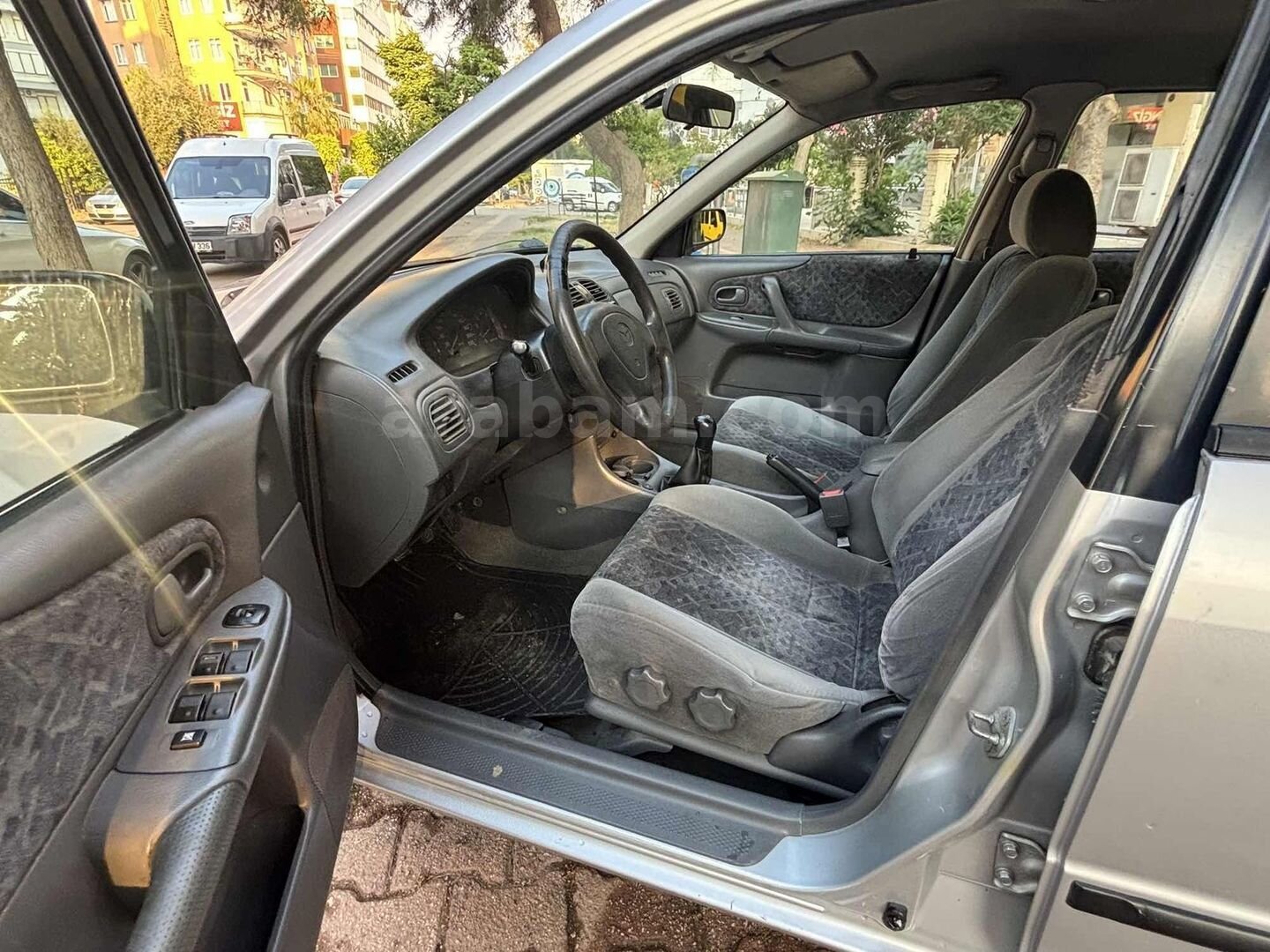 Galeriden Mazda 323 1.5 1.5i 1999 Model Antalya 265.000 km Gri 6