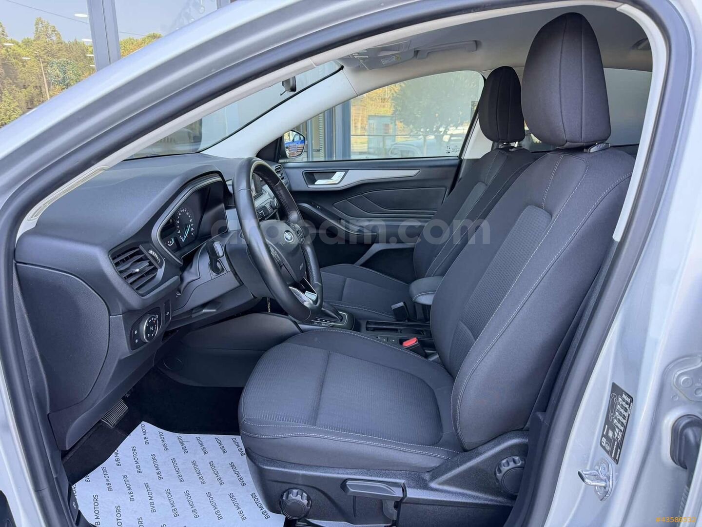 Galeriden Ford Focus 1.5 Ti-VCT Trend X 2021 Model İstanbul 69.000 km Gri 7