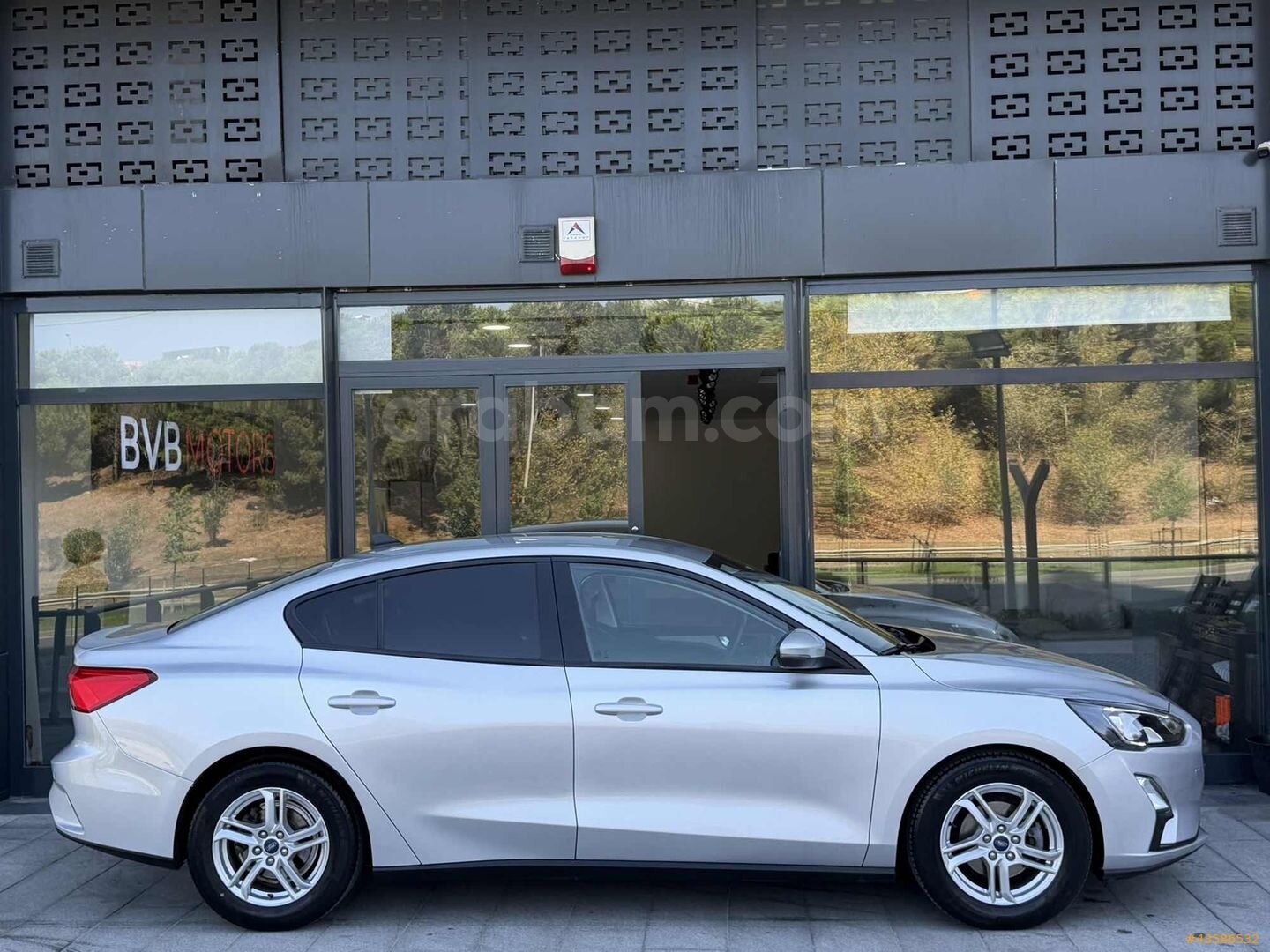 Galeriden Ford Focus 1.5 Ti-VCT Trend X 2021 Model İstanbul 69.000 km Gri 5