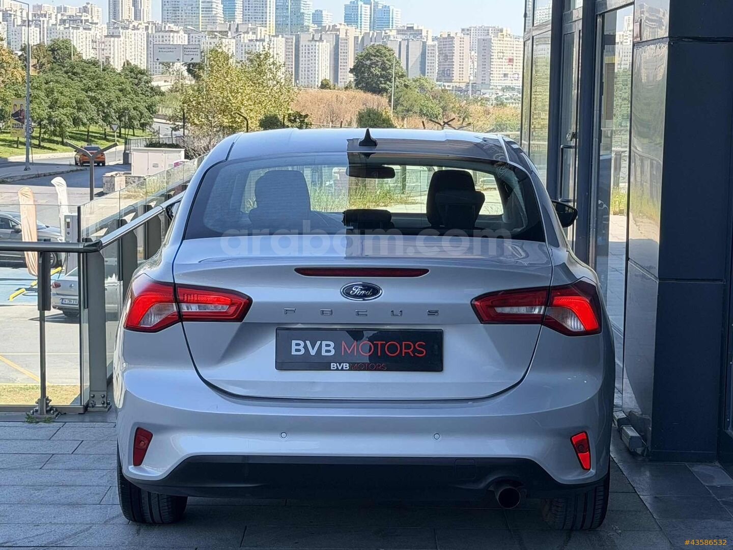 Galeriden Ford Focus 1.5 Ti-VCT Trend X 2021 Model İstanbul 69.000 km Gri 4