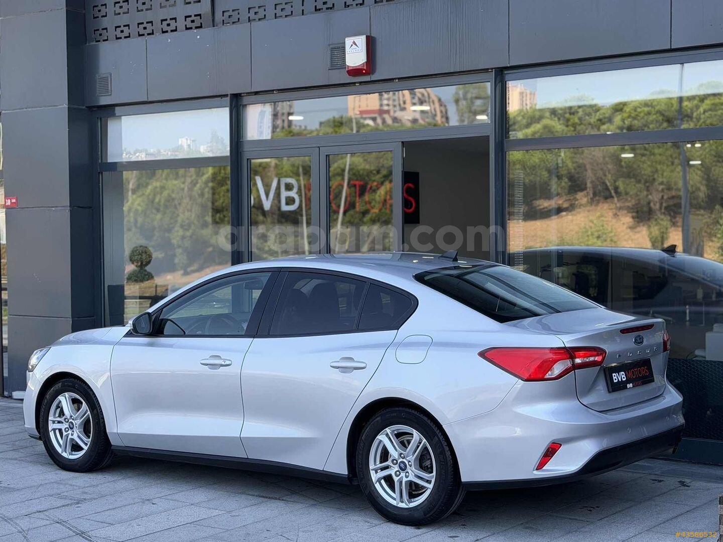 Galeriden Ford Focus 1.5 Ti-VCT Trend X 2021 Model İstanbul 69.000 km Gri 2