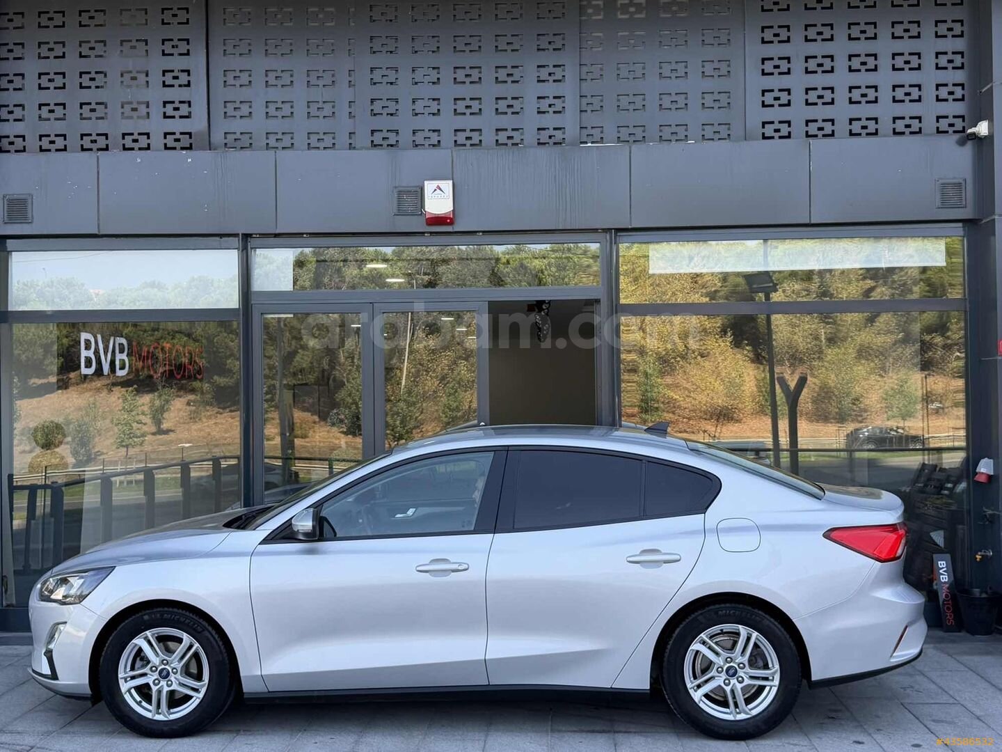 Galeriden Ford Focus 1.5 Ti-VCT Trend X 2021 Model İstanbul 69.000 km Gri 6