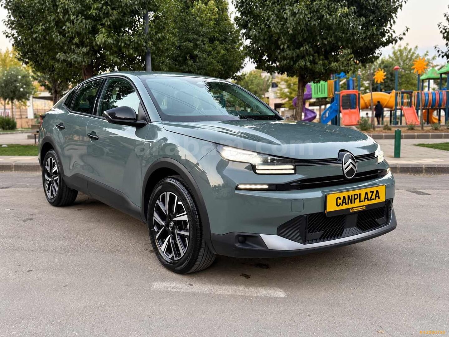 Galeriden Citroen e-C4 X 1.2 PureTech You 2025 Model Gaziantep 85.000 km Yeşil 4