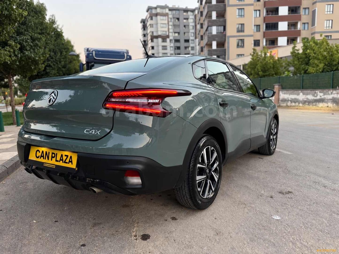 Galeriden Citroen e-C4 X 1.2 PureTech You 2025 Model Gaziantep 85.000 km Yeşil 7