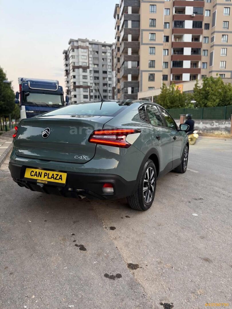 Galeriden Citroen e-C4 X 1.2 PureTech You 2025 Model Gaziantep 85.000 km Yeşil 3