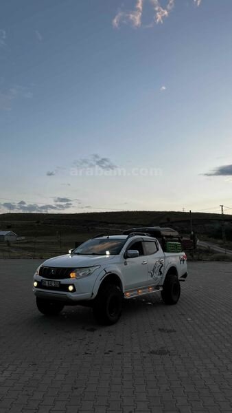 OFF-ROAD DONANIMLI MITSUBISHI L200 TORNADO 4x4 181 HP