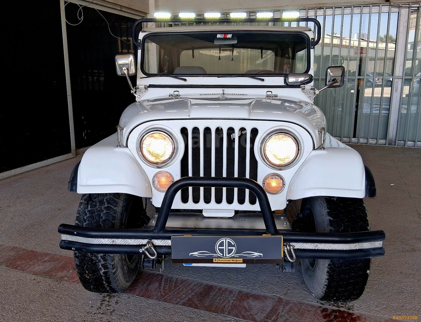 Galeriden Jeep CJ CJ-6 1975 Model İzmir 13.221 km Beyaz 2
