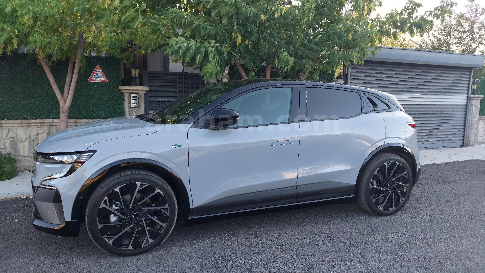 Sahibinden Renault Megane E-Tech Esprit Alpine 2026 Model Konya 7.000 km Gri 4
