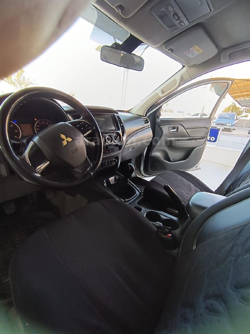 Sahibinden Mitsubishi L 200 4x2 Storm 2015 Model 6
