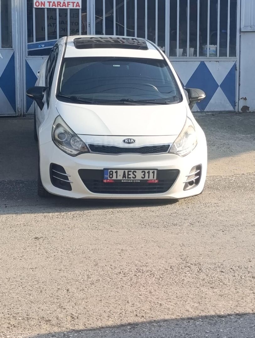Sahibinden Kia Rio 1.4 CRDi Comfort 2015 Model 241 km Beyaz 2