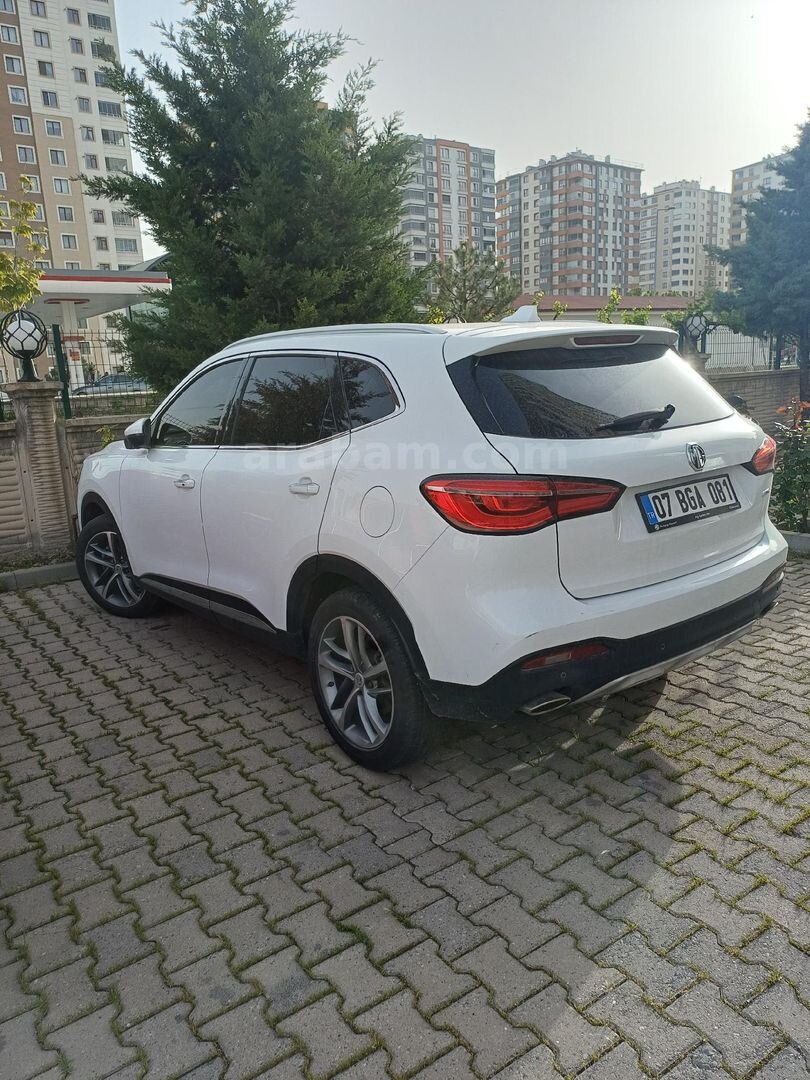 Sahibinden MG HS 1.5 T-GDI Luxury 2022 Model 55000 km Beyaz 4