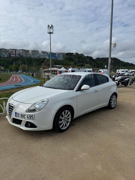 Sahibinden Alfa Romeo Giulietta 1.6 JTD Distinctive 2012 Model 3
