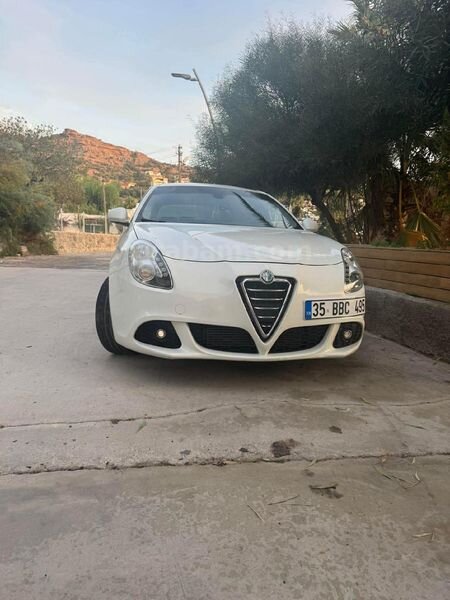 Sahibinden Alfa Romeo Giulietta 1.6 JTD Distinctive 2012 Model 2