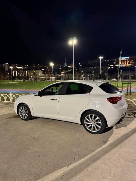 Sahibinden Alfa Romeo Giulietta 1.6 JTD Distinctive 2012 Model 5