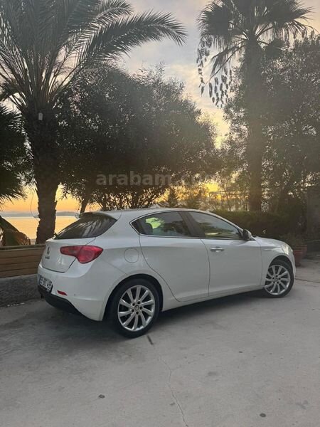 Sahibinden Alfa Romeo Giulietta 1.6 JTD Distinctive 2012 Model