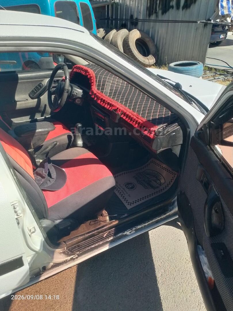 Sahibinden Mazda 323 1.6 F 1990 Model 4