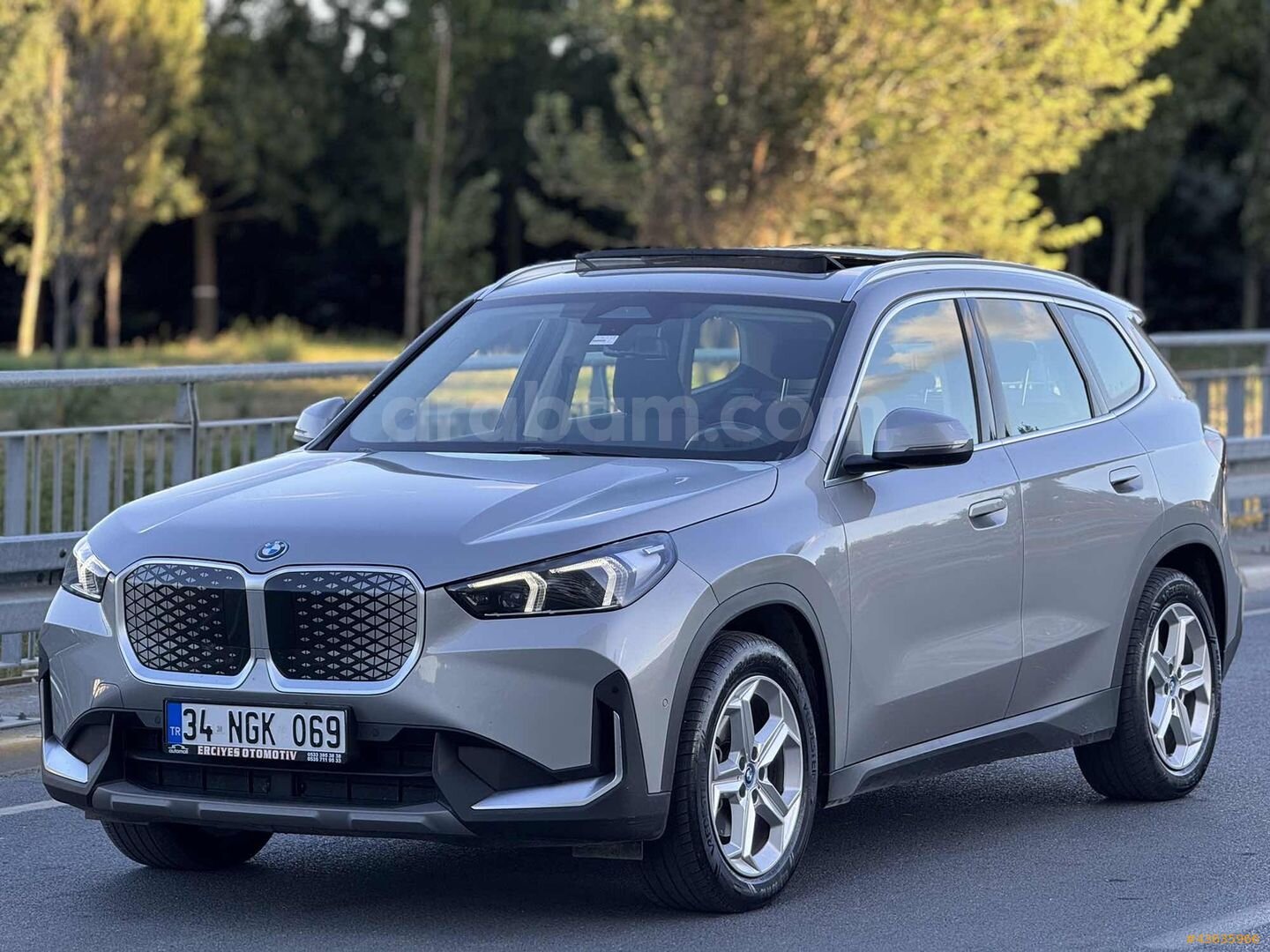 2025 Model iX1 -- CAM TAVAN--Hafıza--Tramersiz--TEMİZ---%20 KDV. 2
