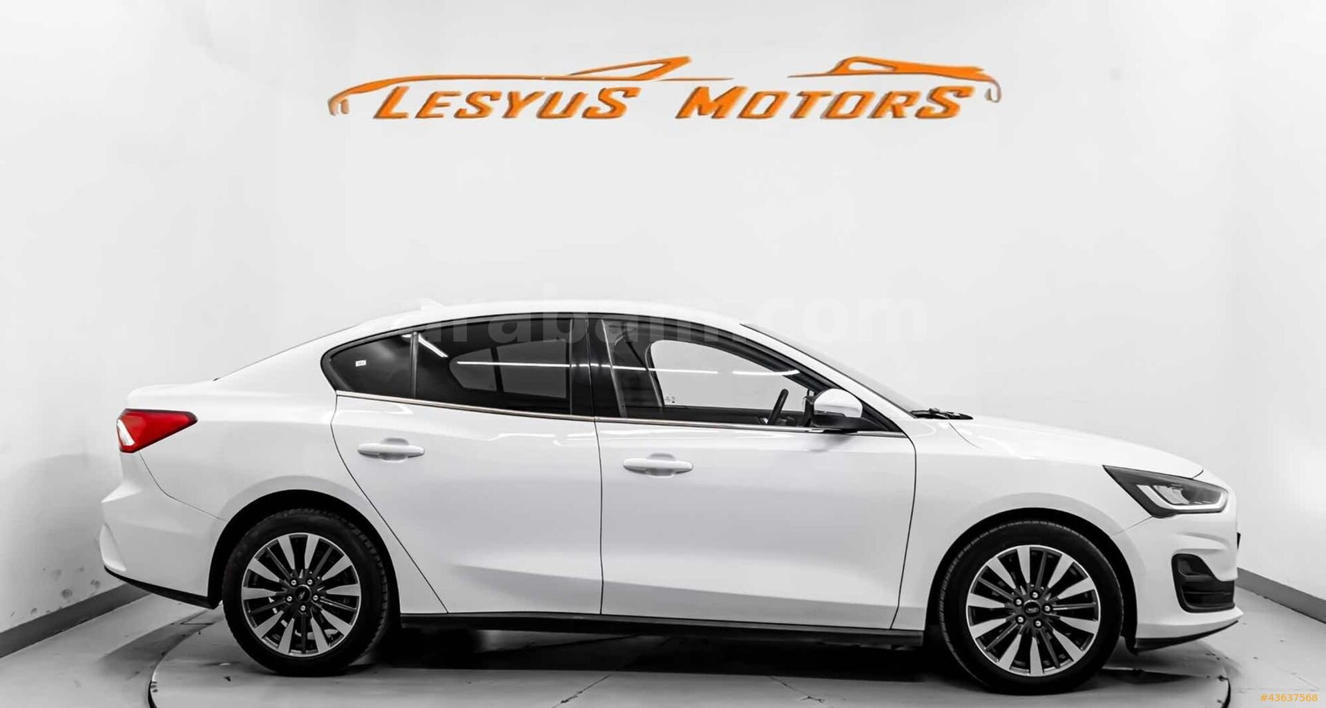 Galeriden Ford Focus 1.5 EcoBlue Titanium Stil 2024 Model İstanbul 79.000 km Beyaz 4