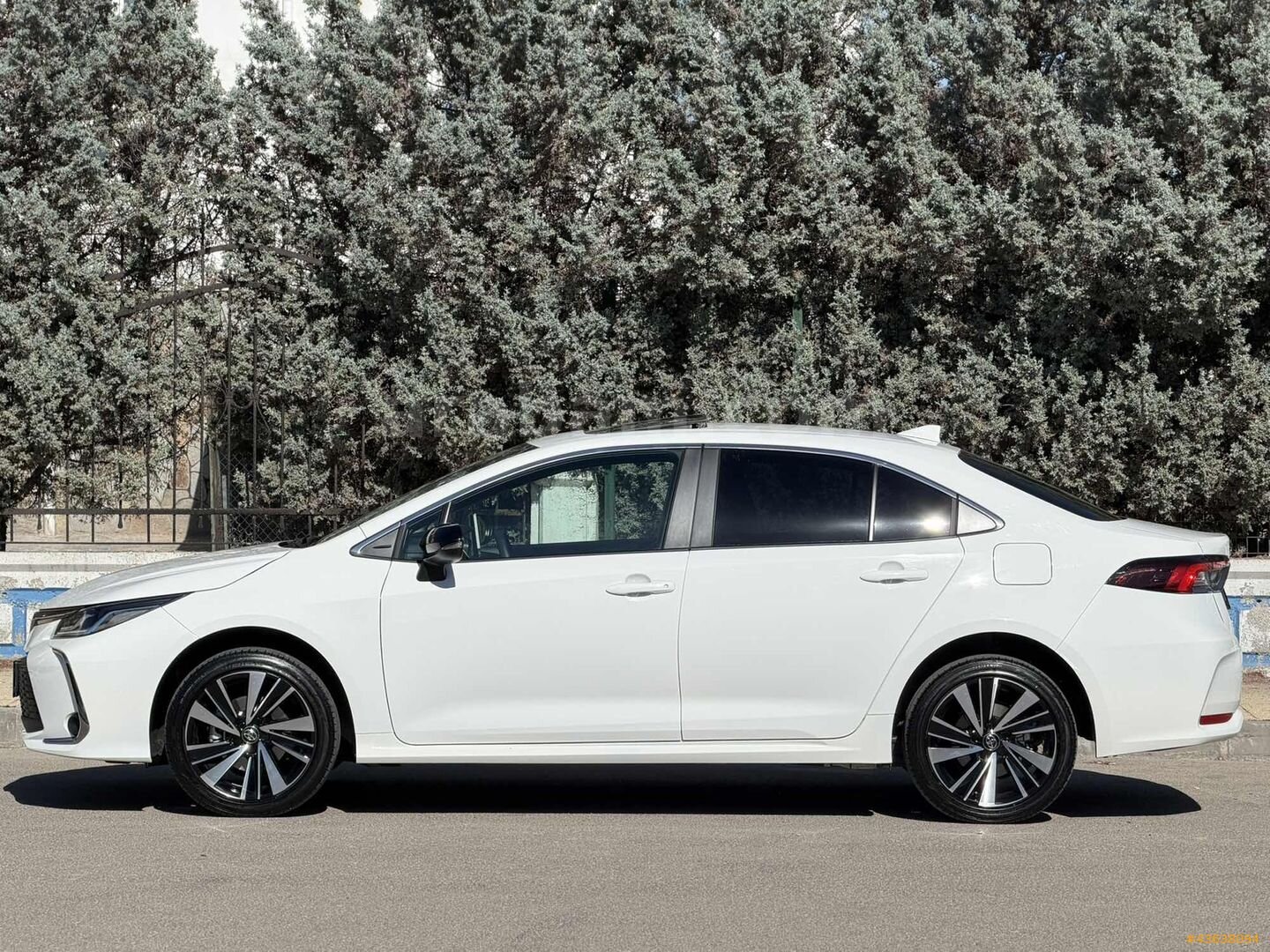 Galeriden Toyota Corolla 1.8 Hybrid Flame X-Pack 2026 Model Aksaray 6.100 km Beyaz 6