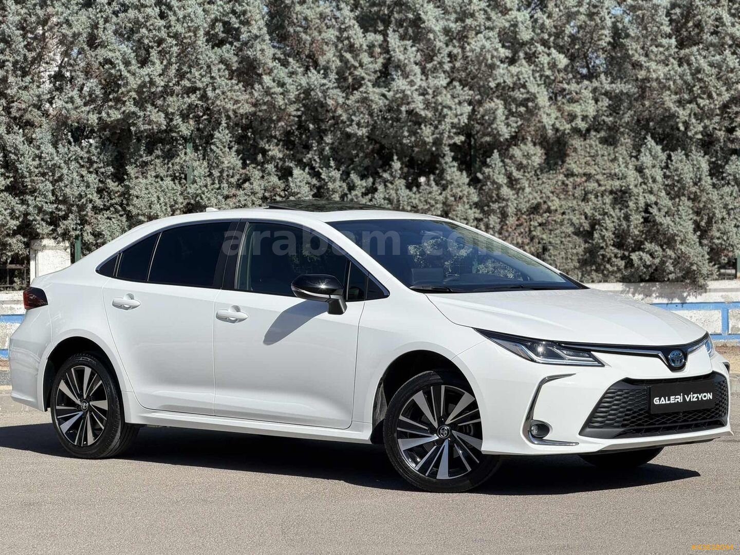 Galeriden Toyota Corolla 1.8 Hybrid Flame X-Pack 2026 Model Aksaray 6.100 km Beyaz 2