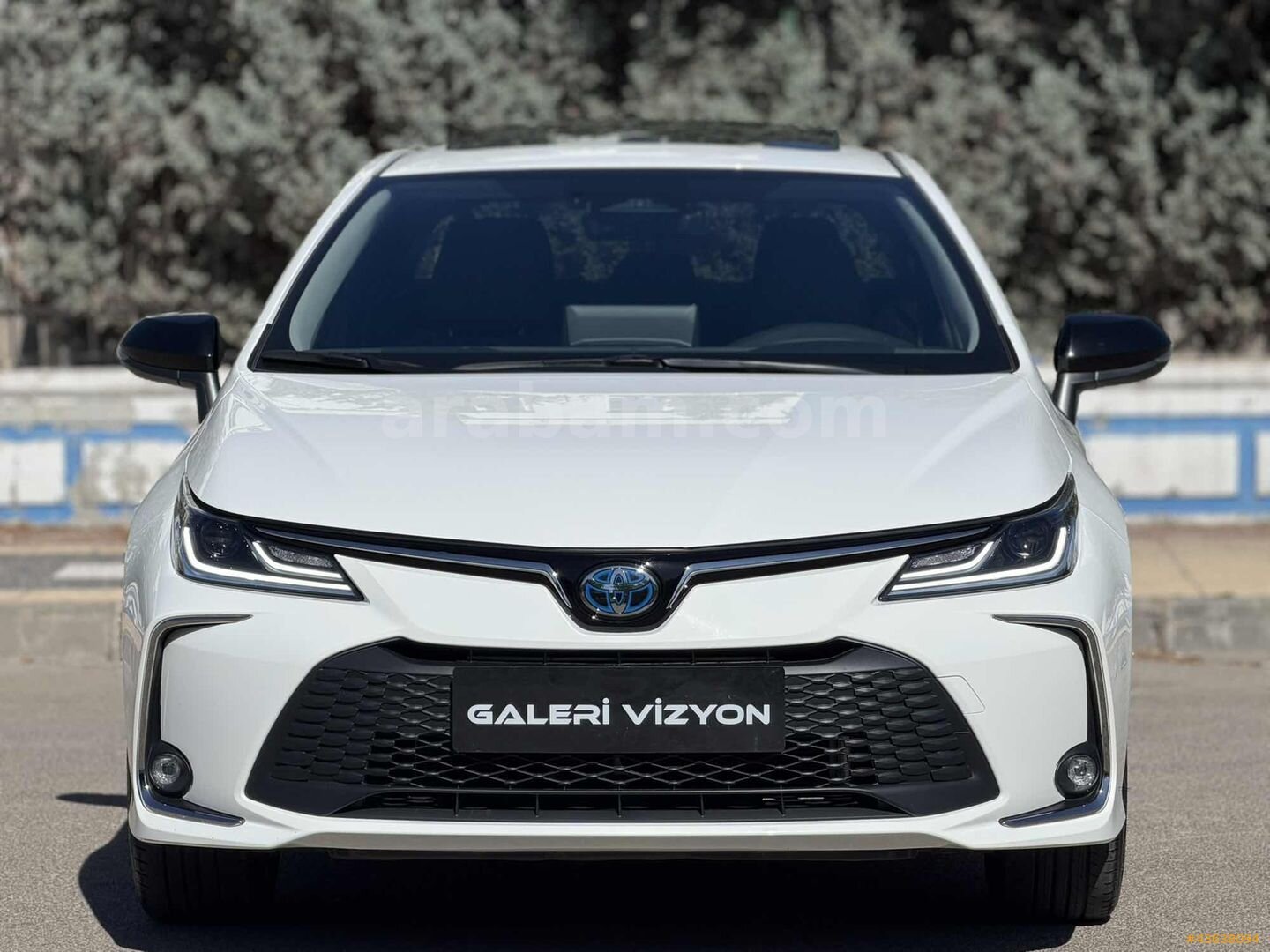 Galeriden Toyota Corolla 1.8 Hybrid Flame X-Pack 2026 Model Aksaray 6.100 km Beyaz 3
