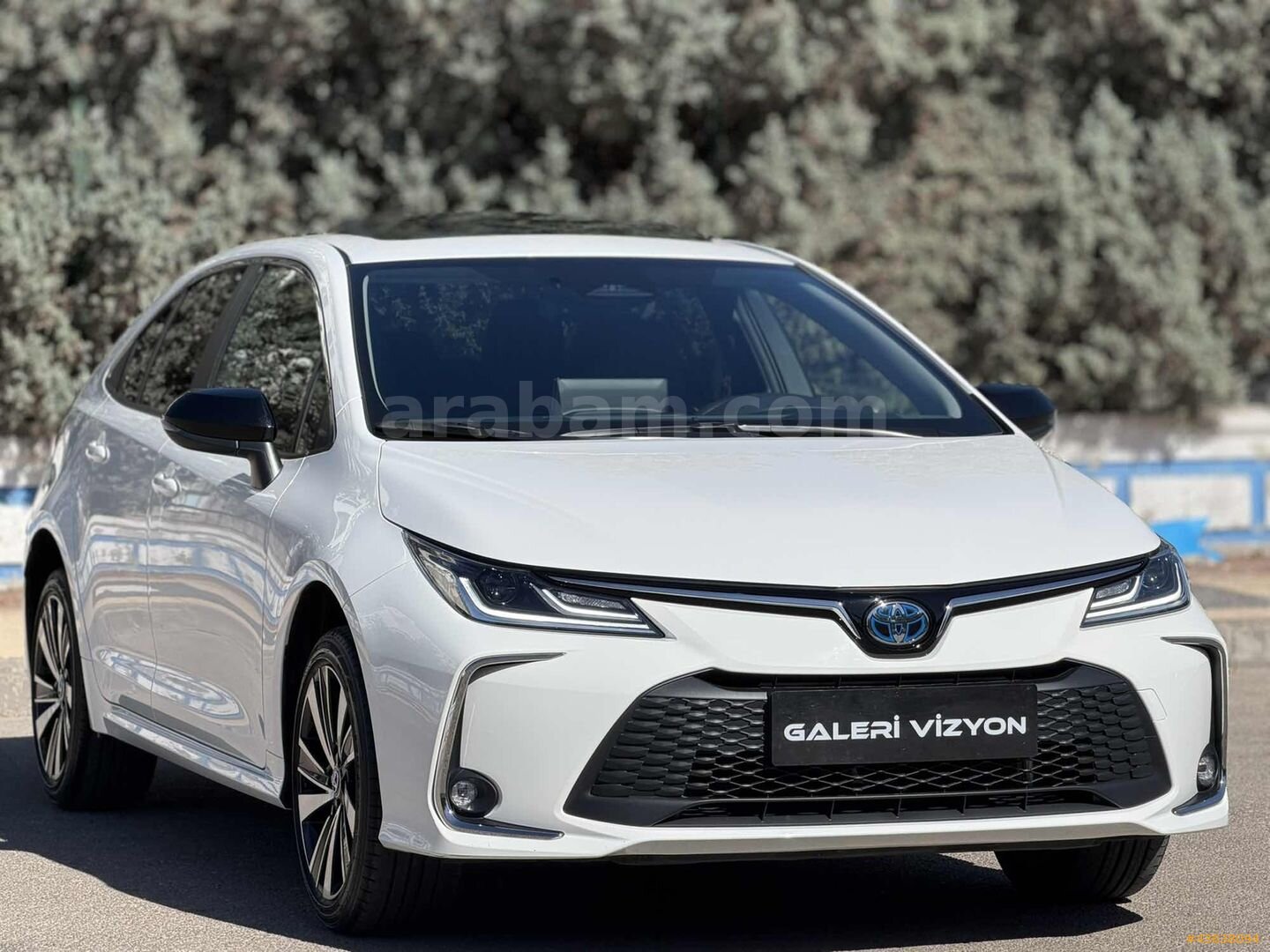 Galeriden Toyota Corolla 1.8 Hybrid Flame X-Pack 2026 Model Aksaray 6.100 km Beyaz 1
