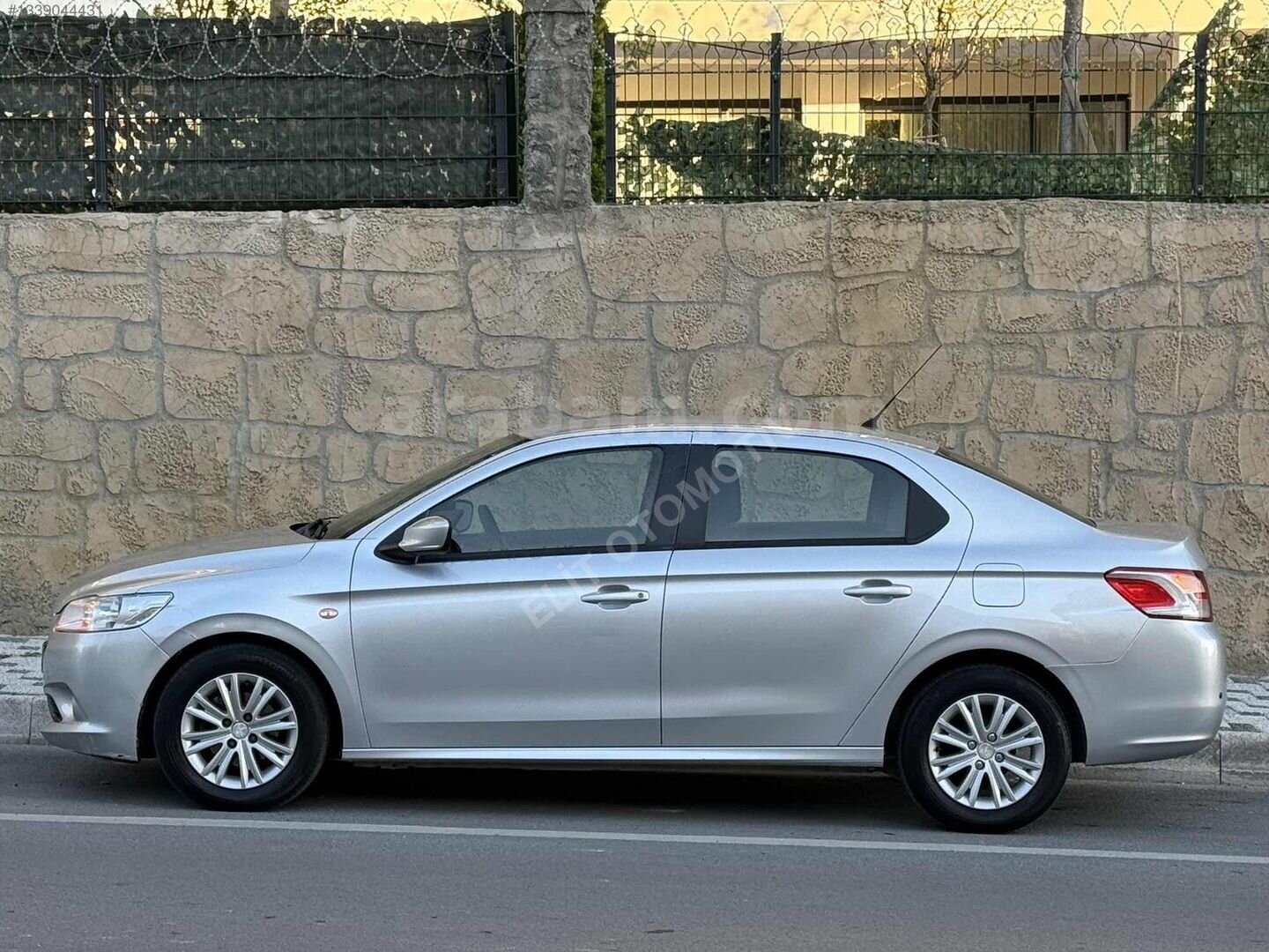 Galeriden Peugeot 301 1.6 HDi Active 2012 Model Kocaeli 145.000 km Gri 5