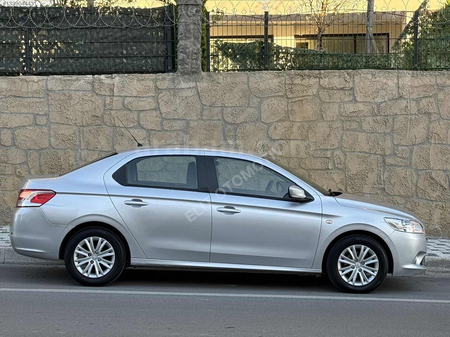 Galeriden Peugeot 301 1.6 HDi Active 2012 Model Kocaeli 145.000 km Gri 4