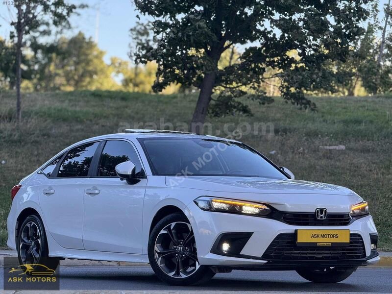 Galeriden Honda Civic 1.5 i-VTEC Executive Plus 2022 Model İstanbul 39.000 km Beyaz 1