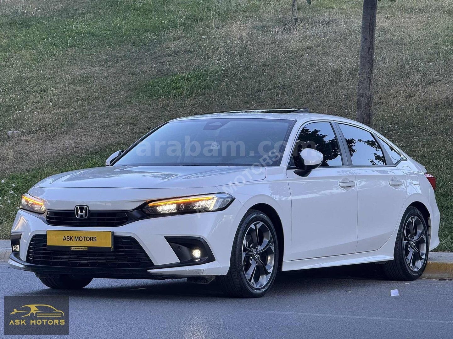 Galeriden Honda Civic 1.5 i-VTEC Executive Plus 2022 Model İstanbul 39.000 km Beyaz 4