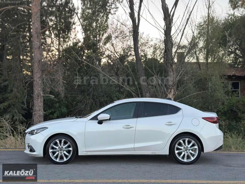 2015 MAZDA 3 ' 1.5 BENZİN TAM OTOMATİK VİTES SEDEFLİ BEYAZ