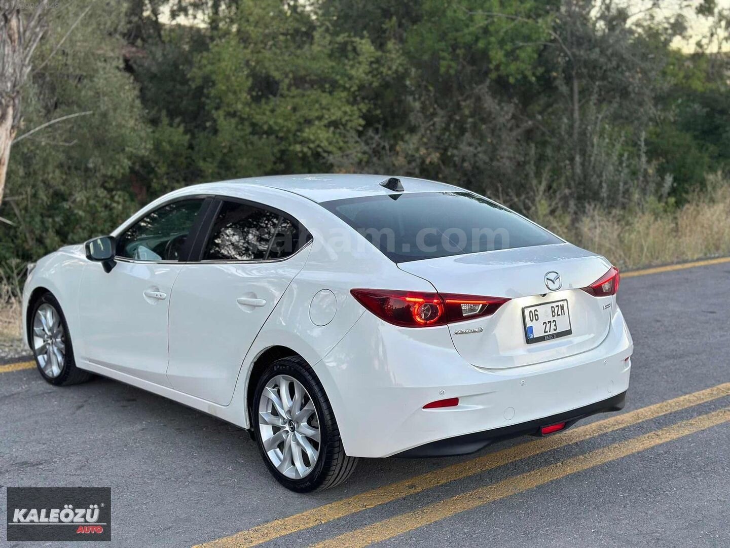 2015 MAZDA 3 ' 1.5 BENZİN TAM OTOMATİK VİTES SEDEFLİ BEYAZ 3