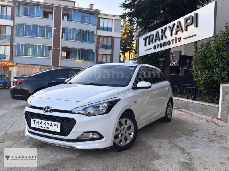 Galeriden Hyundai i20 1.4 MPI Jump 2015 Model Tekirdağ 190.000 km Beyaz 1