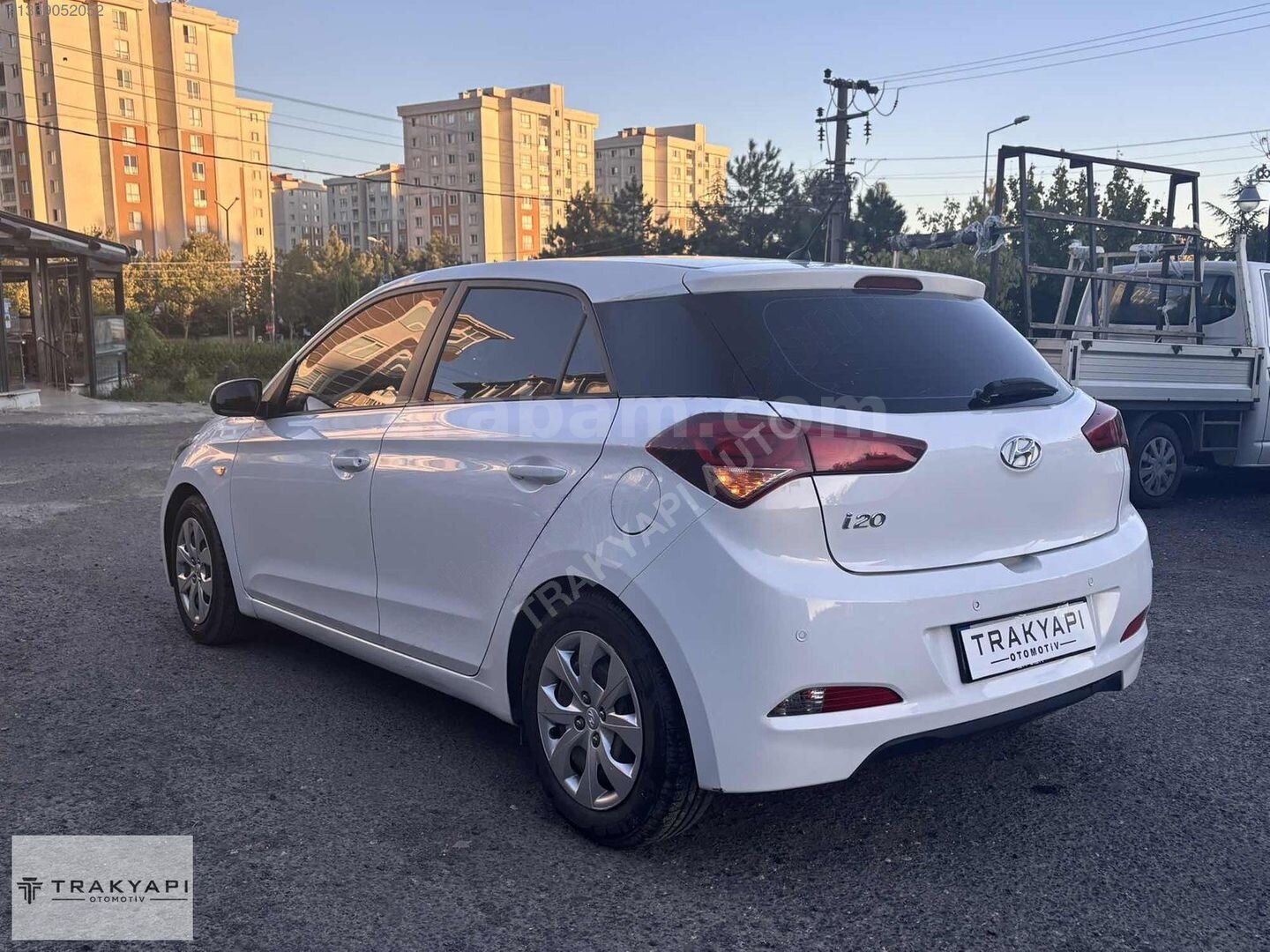 Galeriden Hyundai i20 1.4 MPI Jump 2015 Model Tekirdağ 190.000 km Beyaz 7