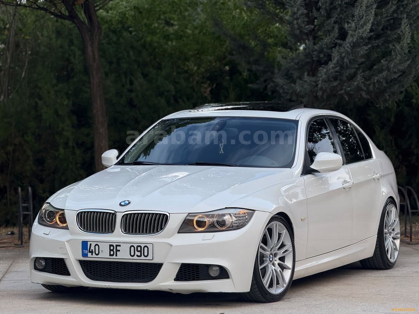 Galeriden BMW 3 Serisi 320d M Sport 2010 Model Kırşehir 290.000 km Beyaz 1