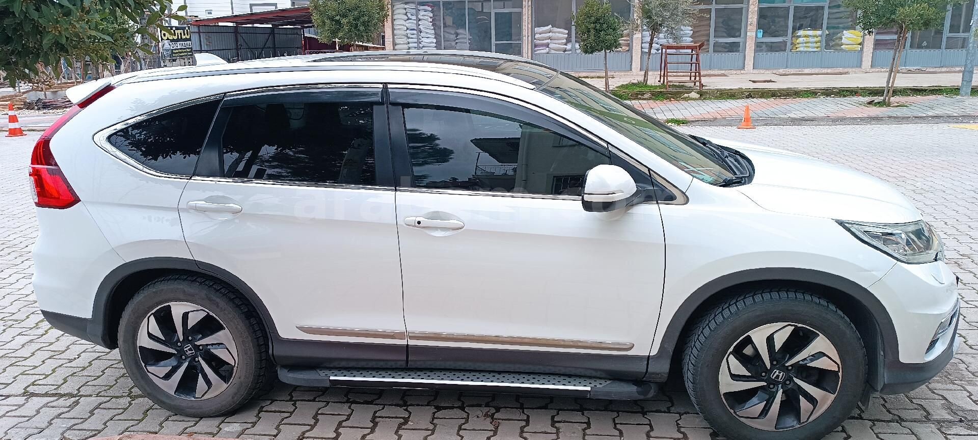 Acil satılık Sahibinden Honda CR-V 1.6 i-DTEC Executive 2015 Model 166.000 km Beyaz 5