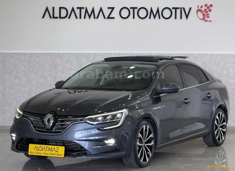 Galeriden Renault Megane 1.3 TCe Icon 2023 Model İstanbul 54.000 km Füme