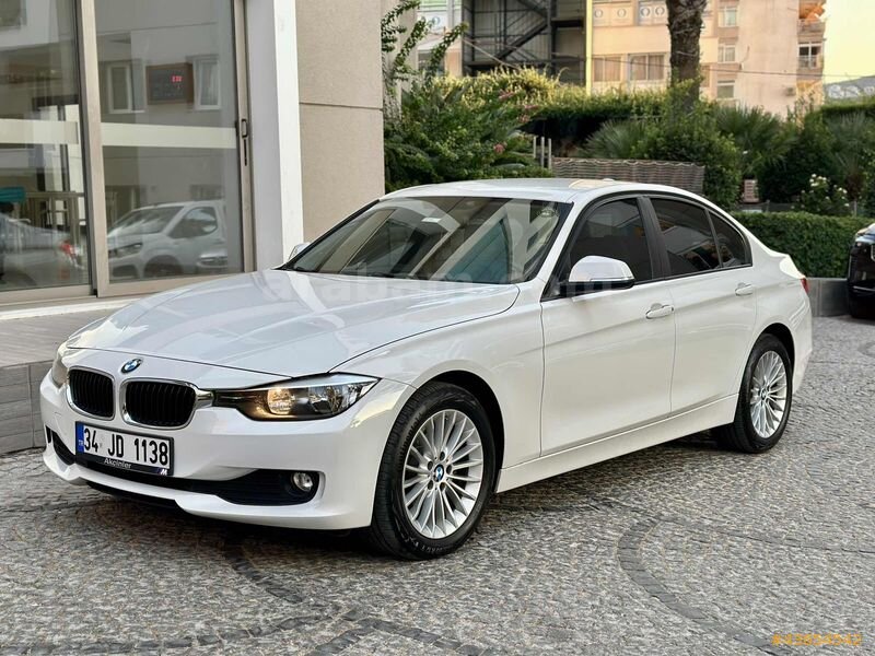 Galeriden BMW 3 Serisi 320d Standart 2012 Model İzmir 62.500 km Beyaz 1
