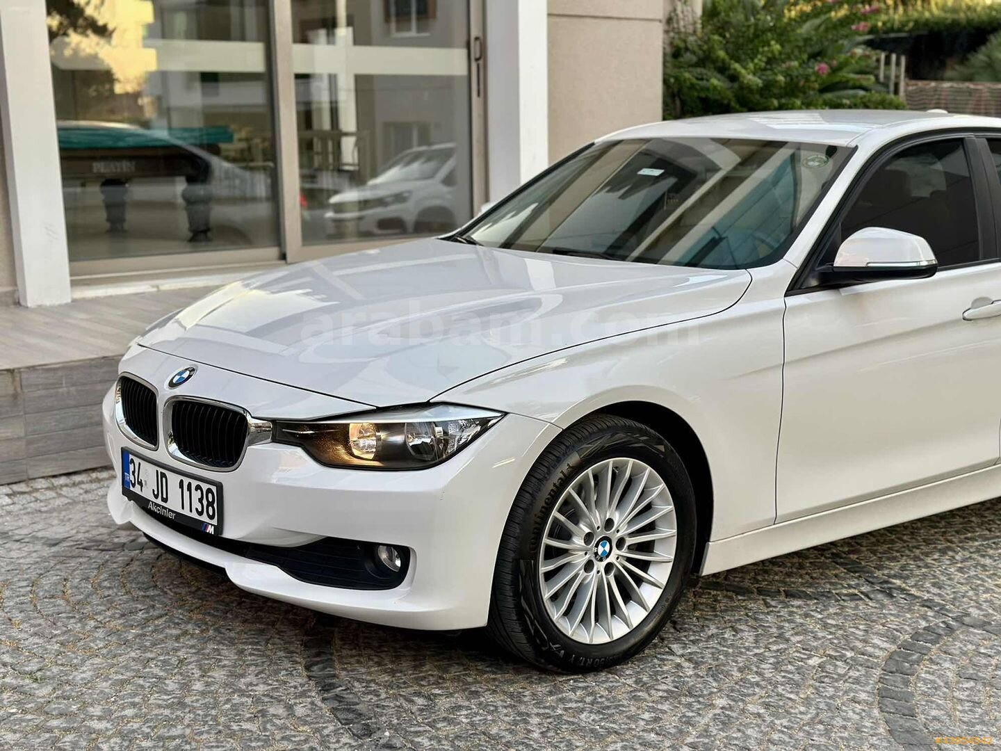 Galeriden BMW 3 Serisi 320d Standart 2012 Model İzmir 62.500 km Beyaz 3