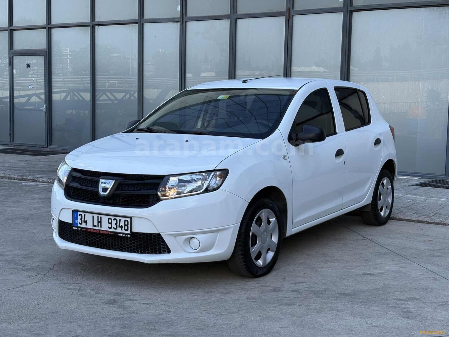 Galeriden Dacia Sandero 1.2 Ambiance 2016 Model İstanbul 120.000 km Beyaz 3