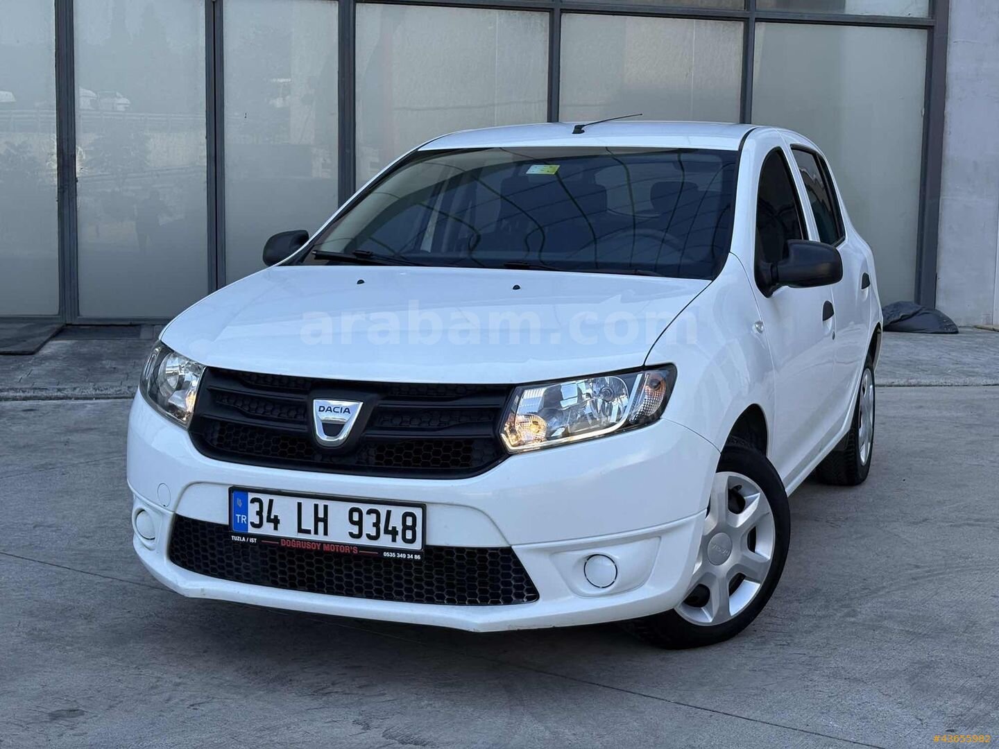 Galeriden Dacia Sandero 1.2 Ambiance 2016 Model İstanbul 120.000 km Beyaz 2