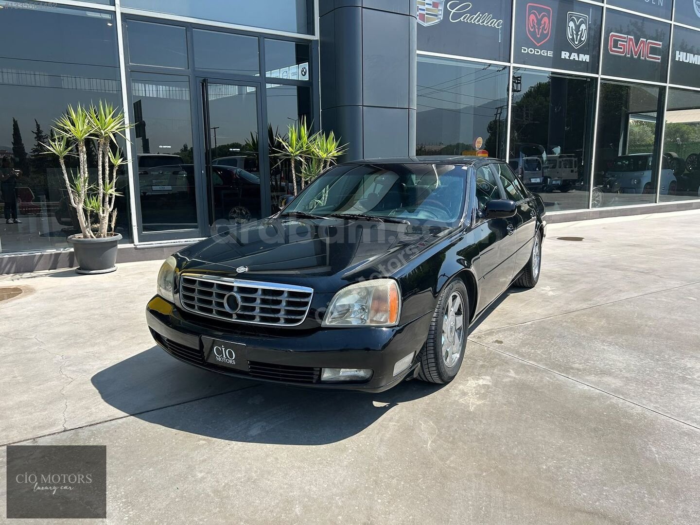 Galeriden Cadillac DeVille 4.6 DTS 2002 Model İzmir 140.000 km Siyah 3