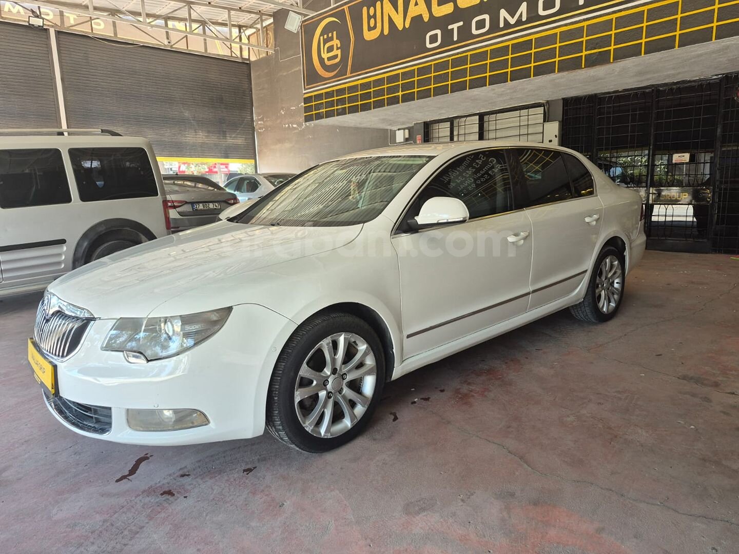 Galeriden Skoda SuperB 1.6 TDI Prestige 2012 Model Gaziantep 250.000 km Beyaz 5